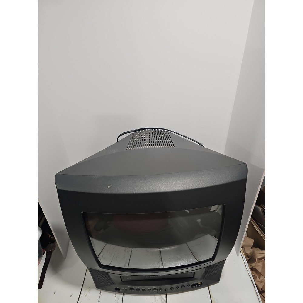 GE Vintage CRT Television with Built-In VCR, Model 13TVR62, Black - Picture 7 of 16